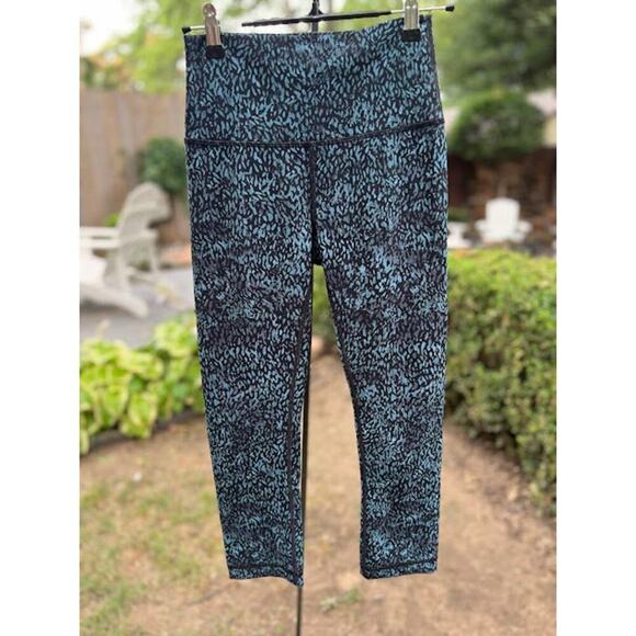 Lululemon Wunder Under Crop HR 21" Daisy Dust Illuminight Black Size 4 - Picture 4 of 10